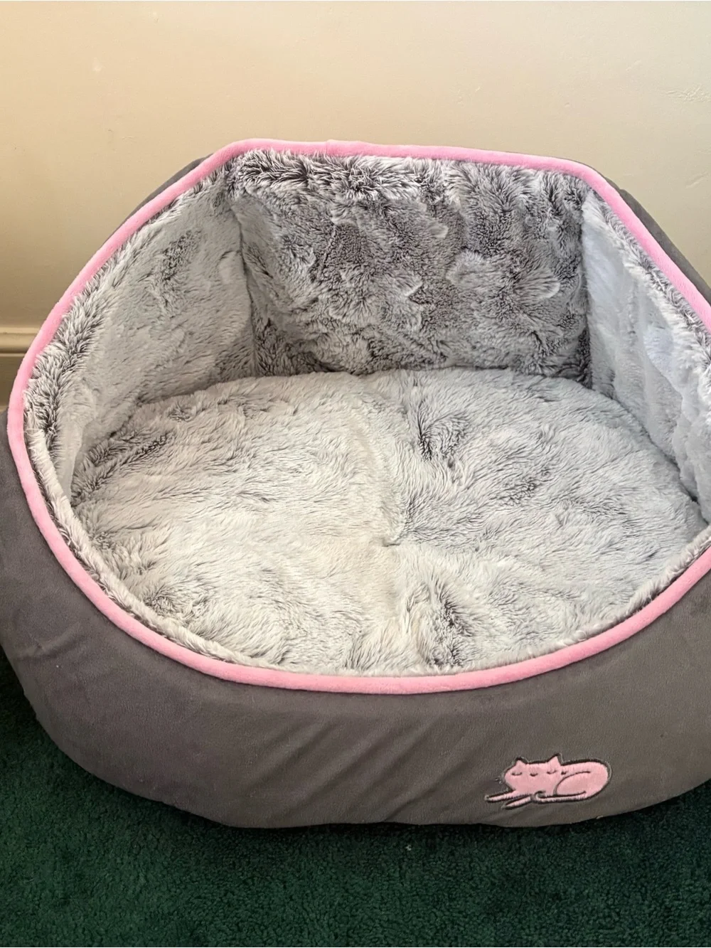 Cat bed